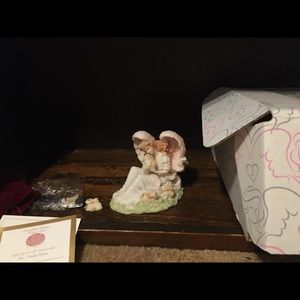 Seraphim angel- Eve-EUC-includes original box and papers